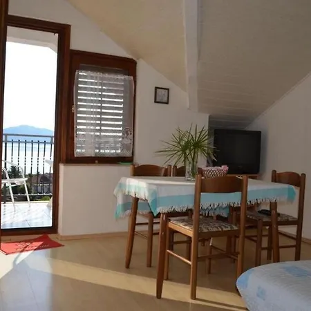 By The Sea Gradac, Makarska - 22460 Apartment *