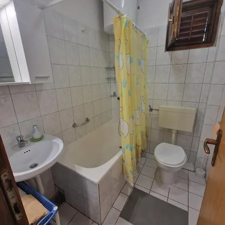 Apartment By The Sea Gradac, Makarska - 22460 *